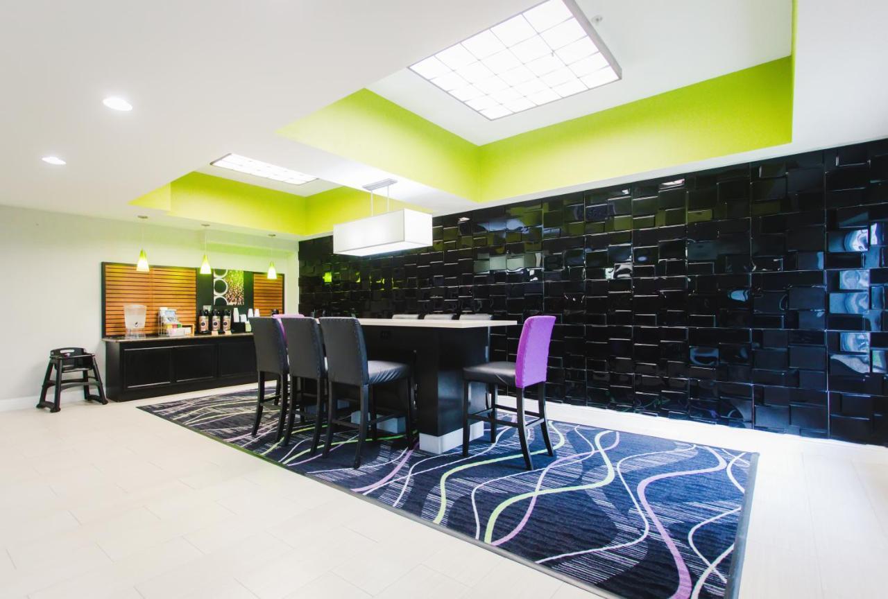 Palacio Royale Inn Signature Katy Luaran gambar